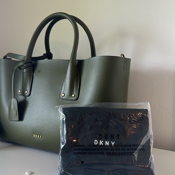 DKNY ✨ NWT Megan Leather Tote // Army Green - Picture 12 of 13